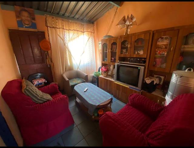 2 BEDROOM HOUSE FOR SALE IN PALM RIDGE EXT 2
